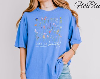 Maglietta ispiratrice Comfort Color, maglietta con fiori selvatici, maglietta con citazione positiva minimalista, regalo "Ama te stesso", maglietta grafica botanica Boho