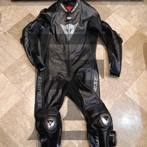 Dainese Motorcycle Genuine Leather Racing Suit for Men & Women Professional Biker&#39;s Premium Armored CE Approved Protectors