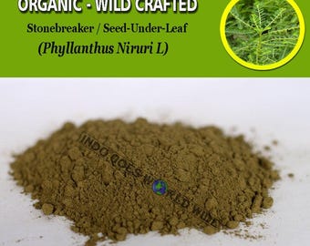 Puede incluir: Primer plano de un montón de polvo marrón, etiquetado como "ORGANIC - WILD CRAFTED Stonebreaker / Seed-Under-Leaf (Phyllanthus Niruri L)".