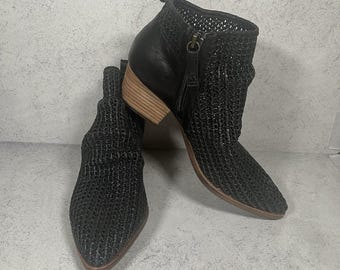 Kelsi Dagger Women's Egowv Ankle Booties Size 8 Side Zip