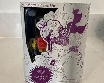 2005 Coca Cola iCoke M5 Love Being Figure Rare New In Box Lobo South America