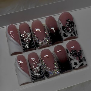 Acrylic Press On Nails - Moo&#39;d (view description)