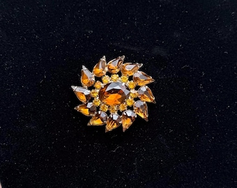 Vintage Gold Tone Amber Glass Rhinestone Brooch Unsigned (D-4).