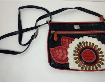 ブライトン ギリー フラワー アップリケ レザー ショルダー クロスボディ パース 調節可能なストラップ EUC!