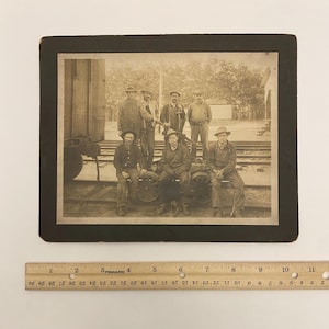 Cartão fotográfico antigo preto e branco de ferrovia JP Reynolds Filadélfia Raro.