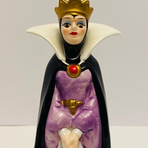 Vintage Disney Japan Porcelain 7” Tall Snow White’s Evil Queen Grimhilde.