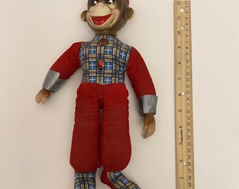 Mono de pana vintage de 33 cm, de peluche con gorro, tal como se lee (B-9). Este peluche data de la década de 1950.