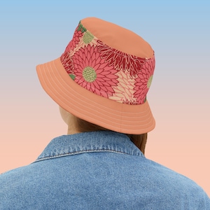 Chapéu Bucket Floral Vibrante, Chapéu Boho de Verão, Lindas Roupas de Praia, Acessórios para Festivais, Vibrações de Verão, Chamada de Verão, Chapéu com Design Floral Divertido