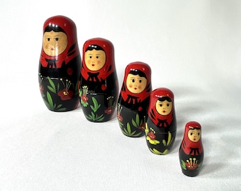 Nesting Dolls (5) Red and Black