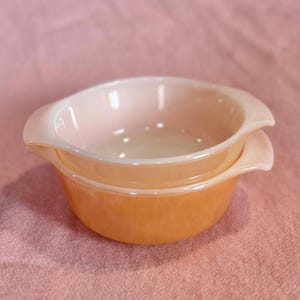 Set of 2 Vintage 1950’s Fire King Peach Lusterware Ovenware/Casserole Dishes #472