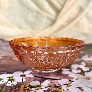 Vintage Imperial Marigold Grape Carnival Glass 7.5&quot; Scalloped Bowl Collectible Pressed Iridescent Glass
