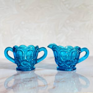 Vintage Mid Century L.E. Smith Moon and Star Creamer and Sugar Set in Colonial Blue - Turquoise Retro Celestial Theme Pressed Glass - 1960s