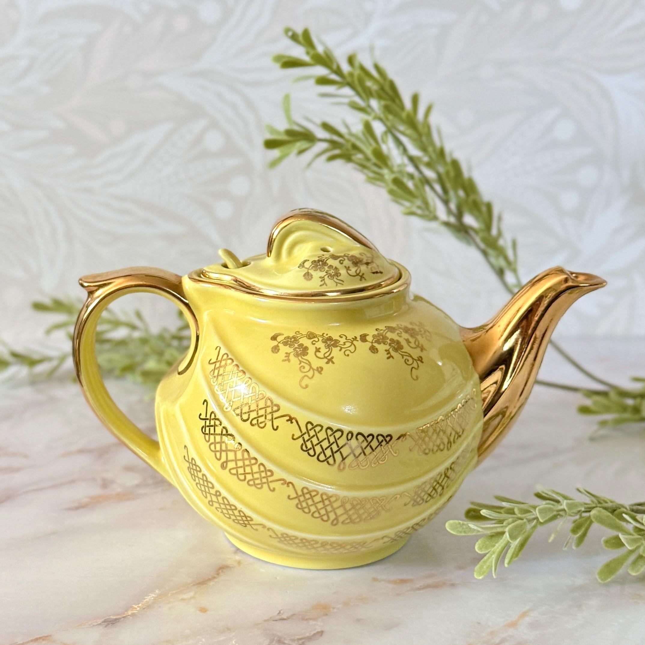中国民国時代の花柄の黄色い皿 Made in China T56 中国景徳鎮 中華陶器 粉彩黄色大皿 中皿 深皿 16枚 【公式通販】