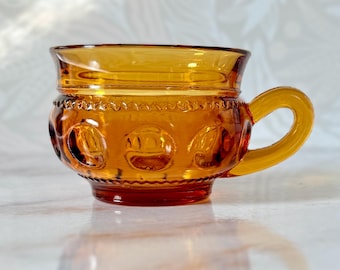 Taza de ponche/té Amber King’s Crown - Taza de repuesto individual de vidrio - Vaso de jugo vintage con asa y huella dactilar