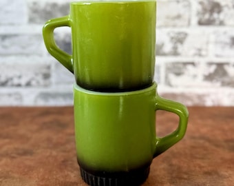 Paire de 2 tasses empilables en verre de lait Fire King vert avocat et noir ombré des années 1970 - ustensiles de cuisson vintage Anchor Hocking - ton terre