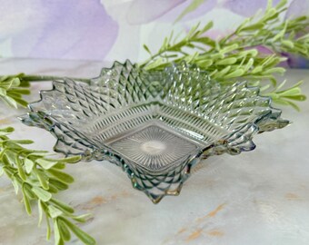 Indiana Glas Vintage Diamant Punkt Rauch Grau irisierenden Regenbogen Karneval Glas Quadrat Trinket Dish - Irisierter Retro Schlüssel Rest / Schmuckschatulle