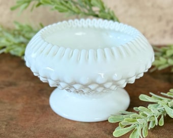 Portavelas/bol de rosas grande de cristal opalino Fenton vintage de los años 50 con borde de cinta y diseño de puntos en relieve - Decoración retro shabby chic cottage core blanca