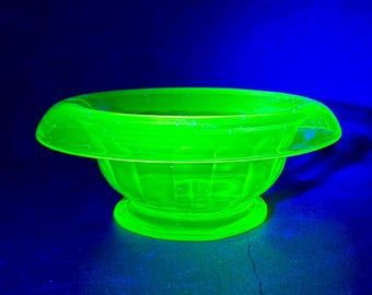 ヴィンテージ ウランガラス グラス 9個セット（ボウル付き） - 紫外線