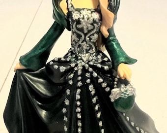 Hallmark Ornament: Celebration  Barbie - 2004