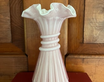 赤と白　HOBNEIL BRIDES BASKET VASE Stevens and Williams Blue Overlay Vase