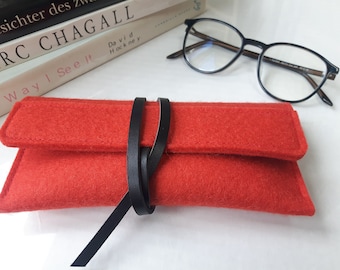 Deluxe Wool Glasses Case – Handmade Merino Felt Eyewear Sleeve, 7th Anniversary Gift for Him or Her, Eco Minimalist Swiss Design