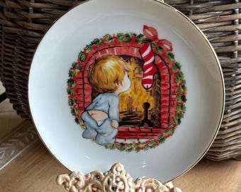 Vintage Christmas plate Jasco 1982 porcelain little boy fireplace gold edge rim 6.25”