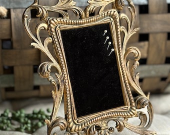 Vintage ornate brass cast iron heavy Frame 4x6 Tabletop Gold tone Victorian Acanthus