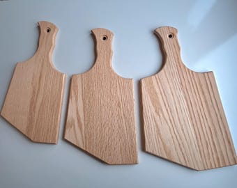 Handmade Oak Cutting Board – Wooden Chopping Board – Unique Handle Design – Stylish Gift for Home
