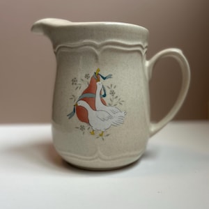Vintage International Marmalade Goose Pitcher – 9″×7.5″ Speckled Stoneware, Cottagecore Kitchen Decor