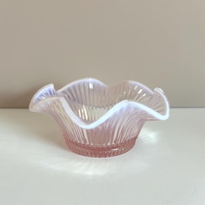 Vintage Fenton Pink Opalescent Glass Bowl Ruffled Edge Ribbed Pattern 6&quot; Decorative Dish