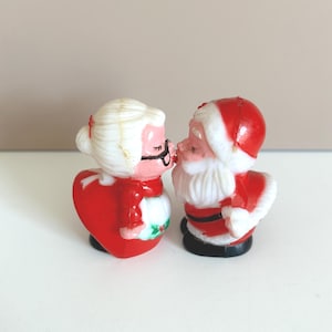 Vintage Kissing Santa & Mrs. Claus Salt and Pepper Shakers: Christmas Table Decor
