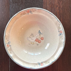 Vintage International Stoneware &quot;Marmalade&quot; Cherry Goose Bowl– Charming Farmhouse / Cottagecore Tableware
