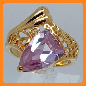 Vintage 1990s Bold Gold Tone Purple Lilac Statement Ring New-Old-Stock Size 9