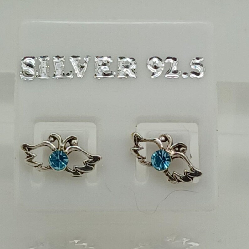 Pendientes vintage de plata de ley con cristales azules y alas de ángel, joyería etérea. imagen 10