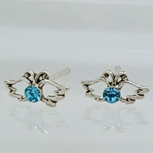 Pendientes vintage de plata de ley con cristales azules y alas de ángel, joyería etérea. imagen 18