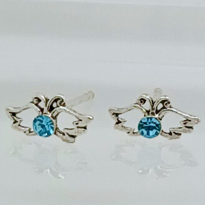 Pendientes vintage de plata de ley con cristales azules y alas de ángel, joyería etérea. imagen 18