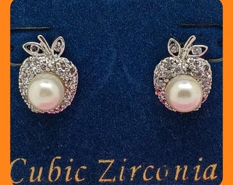Pendientes vintage de los años 90 con forma de manzana, circonita cúbica, perla sintética, tono plateado, raros, NUEVOS