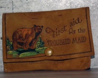 vintage Yellowstone Park souvenir leather First Aid for Troubled Maid Bear Design E5424