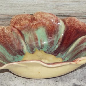 Vintage Walker Pottery #990 Multicolor Rose Petal Ceramic Dish Bowl EB35