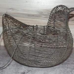 Vintage Rustic Chicken Wire Egg Gathering Basket EB142