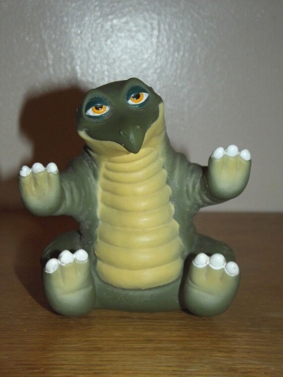 land before time hand puppets from pizza hut