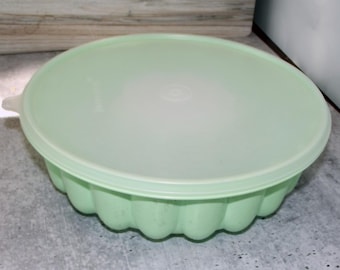 Vintage Tupperware Gelatin Mold 1201-11 w/ Lid 1203-6 Jadeite Green 1202-6 EB20