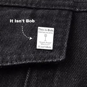 It Isn&#39;t Bob Emaille Pins - Lustige Slogan Pins für Taschen, Meme Rucksack Pins, Geschenk für Freunde, Pins und Badges, Humor Emaille Pin