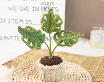Crochet Monstera Plant Decor – Handmade Knitted Potted Leaf, Green Yarn Houseplant, Zero Maintenance Gift, Cozy Home Desk Decoration