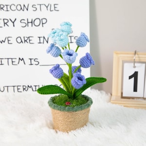 gehäkelte Maiglöckchen-Lampe | Topfblume Licht | Schreibtisch Dekoration Nachttischlampe | Einzigartiges für immer Geschenk | Geschenk zum Muttertag Ombre Blue