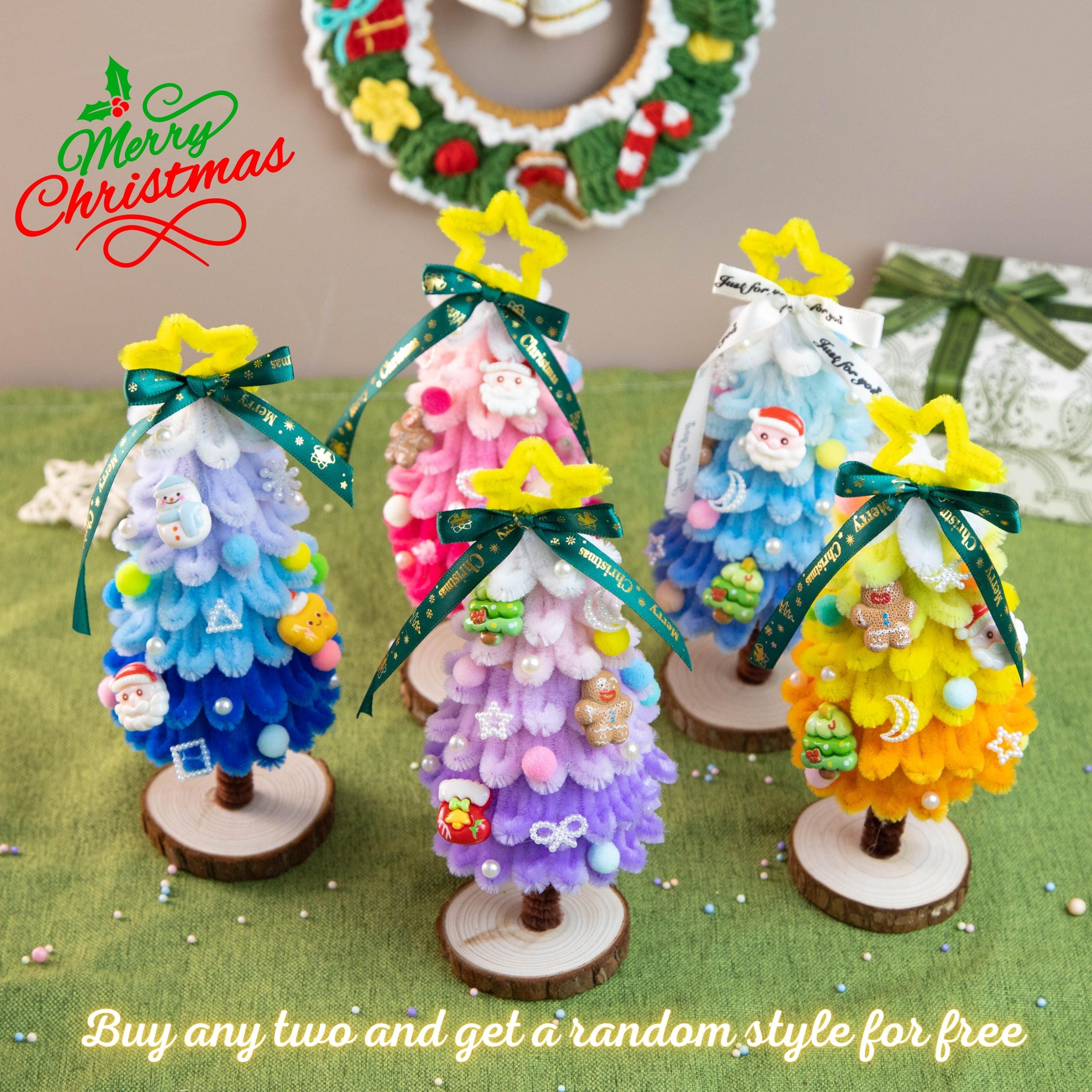 34 Space-Saving Christmas Decor Ideas for Apartments 7 Handmade Mini Christmas Tree Decoration DIY Tabletop Xmas Tree with…