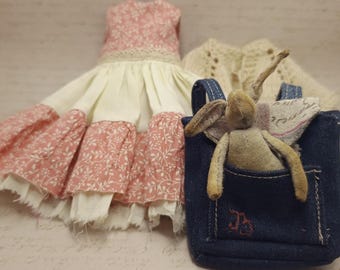 Vestido y accesorios para muñeca Paola Reina, un regalo único