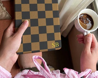 Personalized Kindle Case – Checkerboard Book Lover Cover, Custom Initials Booktok Gift