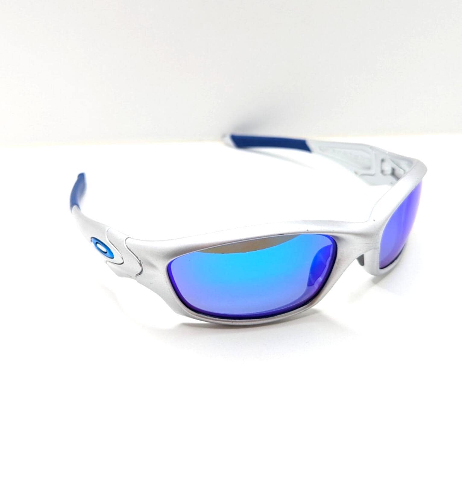 NIKE サングラス Oakley straight jacket似 y2k Oakley Straightlink vs. Straight Jacket - YouTube