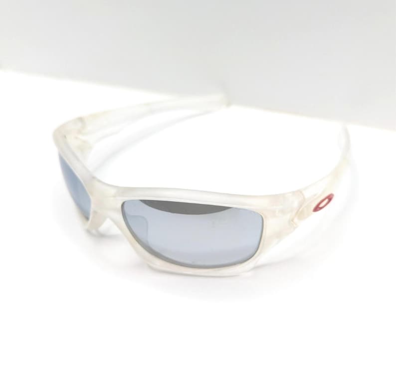 Oakley Pit Bull Grau polarisierte Linse Weiß Wrap Frame Sport Herren Sonnenbrille Bild 1